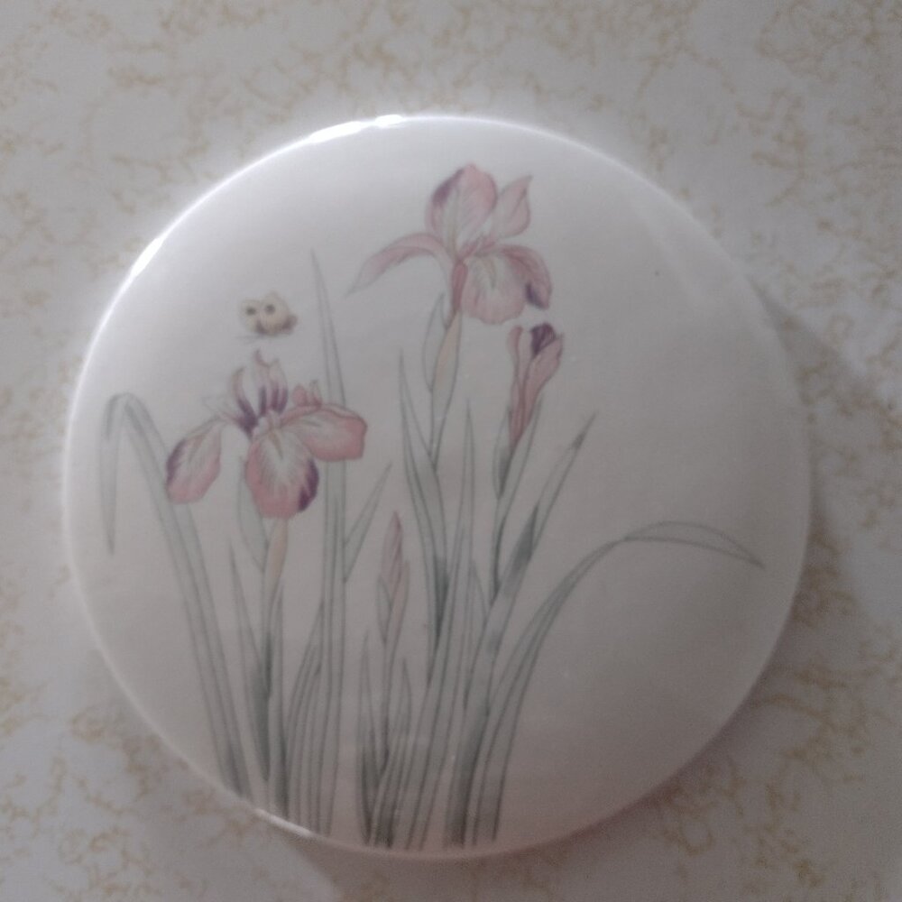 NWOT Lovely bowl with lid, pastel lillies and butterfly on top and sides